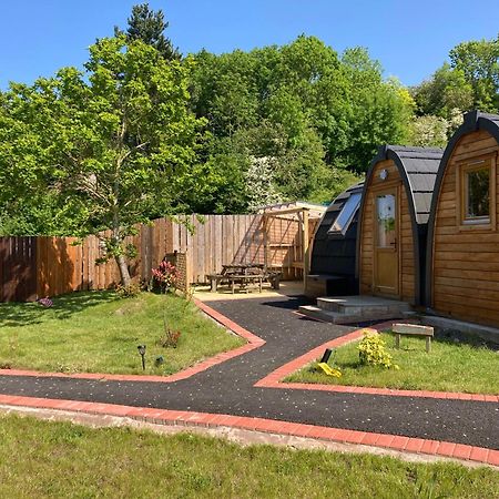 ホテル Squirrel Glamping Pod School House Farm Leighton  エクステリア 写真